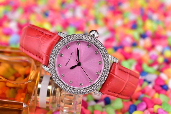 ブルガリ時計正面デザイン